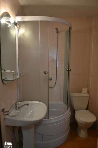 Отель Закарпатская Колыба Одесса Двухместный номер с 2 отдельными кроватями-12